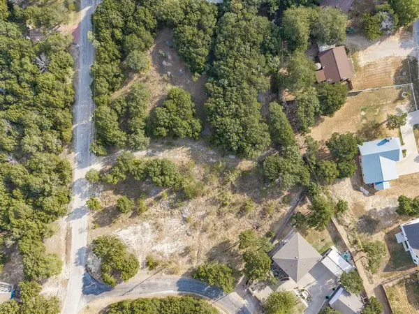 1211 Mountainside Drive, Granbury, TX 76048