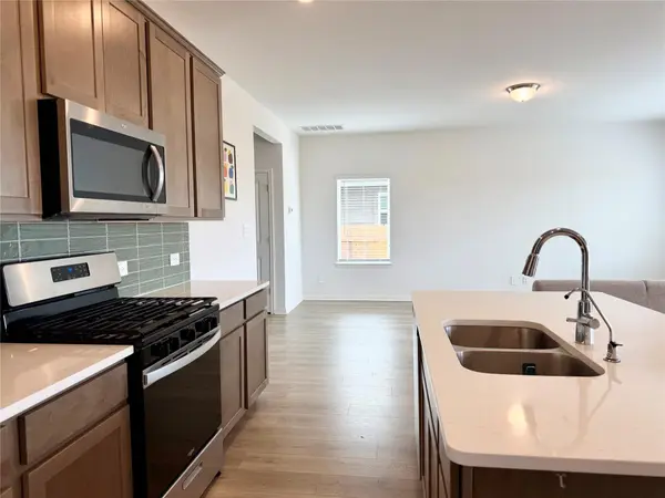 509 Wild Spur LN, Liberty Hill, TX 78642