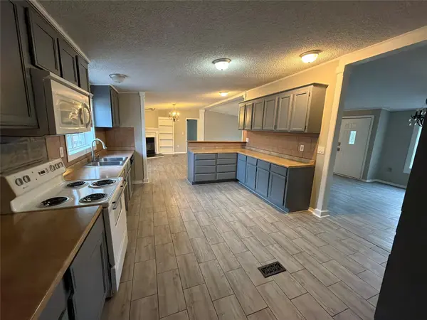 149 Josie LN, Bastrop, TX 78602