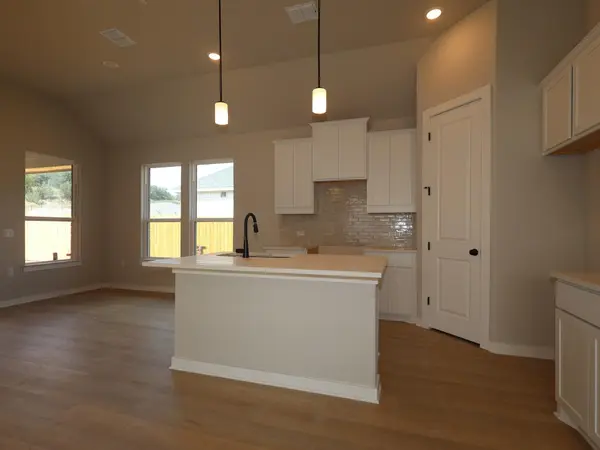 609 Clarissa ST, Buda, TX 78610
