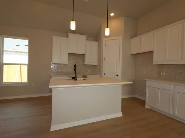 609 Clarissa ST, Buda, TX 78610