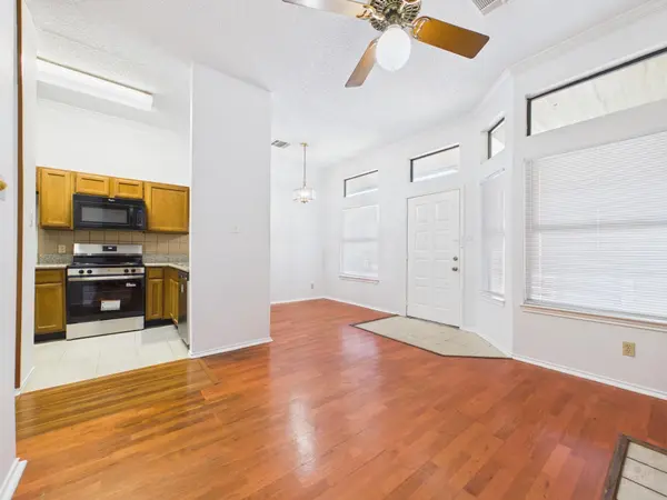 2802 Nueces ST #303, Austin, TX 78705