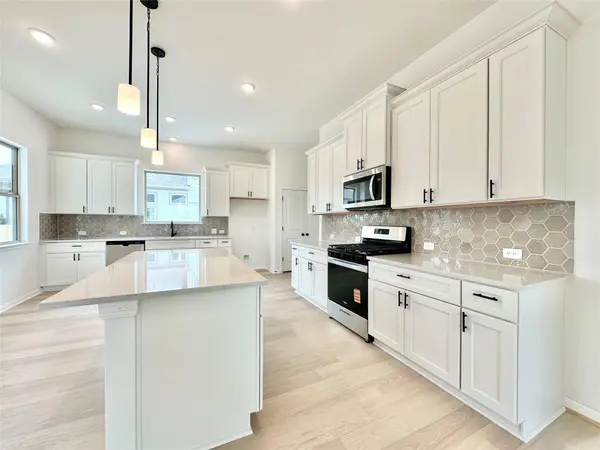580 Treadwell LN, Kyle, TX 78640