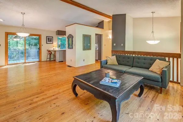 5 Brook TER, Asheville, NC 28805