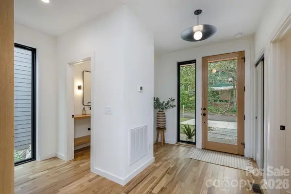 2 Davenport PL, Asheville, NC 28806