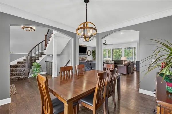 21706 W 82nd TER, Lenexa, KS 66220