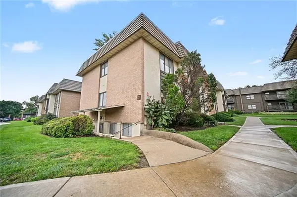 474 W 104th ST #A, Kansas City, MO 64114