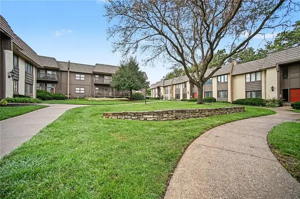 474 W 104th ST #A, Kansas City, MO 64114