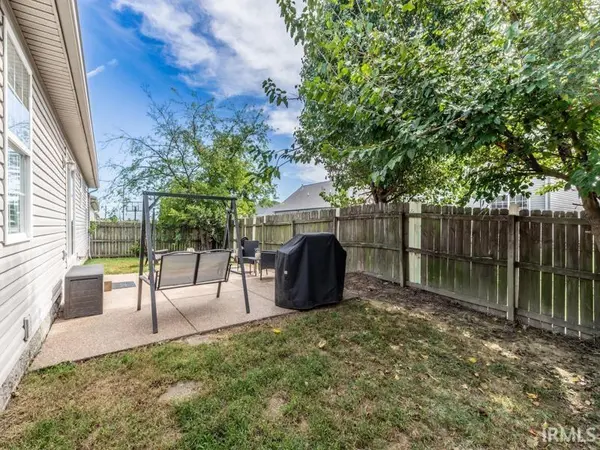 4627 Erinwood CT, Evansville, IN 47725
