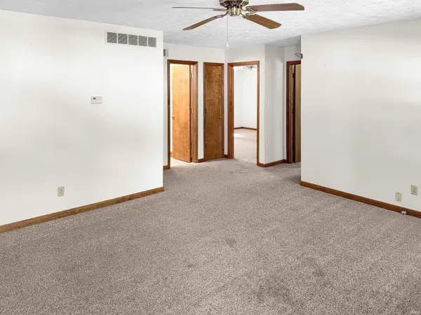 2733 Old State Road 66 RD, Newburgh, IN 47630