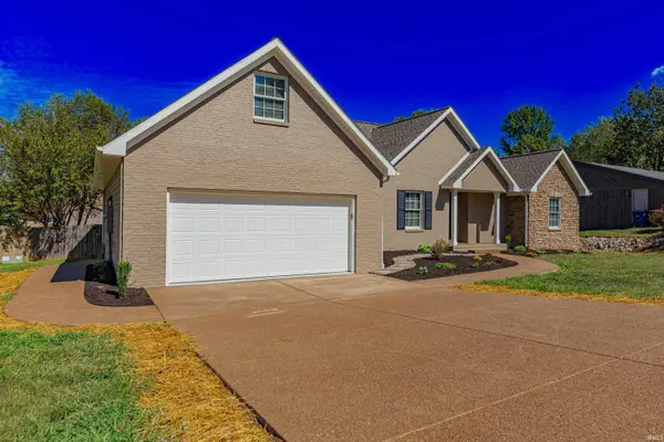 8422 Lancaster DR, Newburgh, IN 47630