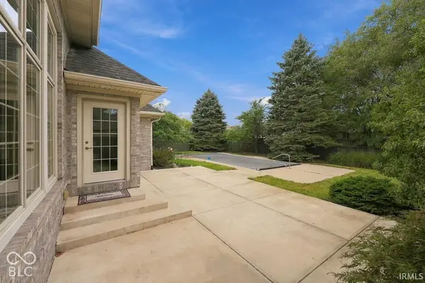109 Jade DR, Yorktown, IN 47396