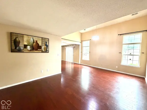 7704 Lake Vista LN, Indianapolis, IN 46217