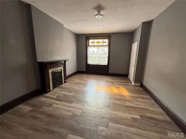 5417 S Broadway, St Louis, MO 63111
