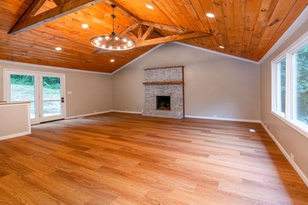 378 Contentment RD, Makanda, IL 62958