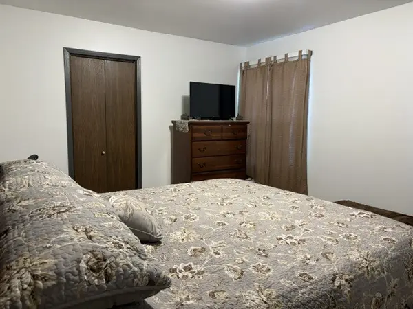 915 W 1st ST, Spring Valley, IL 61362