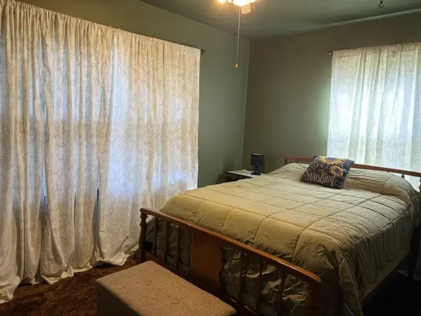 915 W 1st ST, Spring Valley, IL 61362