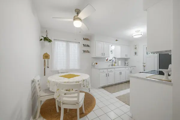 3242 N Oleander AVE, Chicago, IL 60634