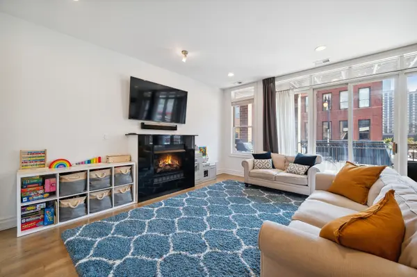 120 N Halsted ST #2, Chicago, IL 60661