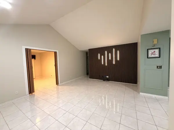 1541 Stevens DR, Schaumburg, IL 60173