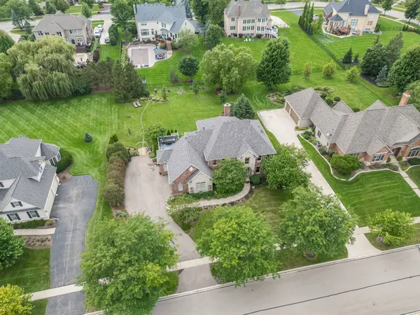 4135 River Ridge DR, St. Charles, IL 60175