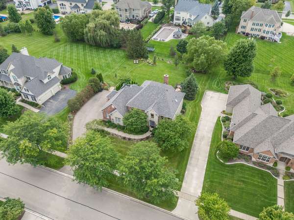 4135 River Ridge DR, St. Charles, IL 60175