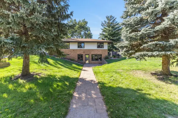 6740 4th ST NE, Fridley, MN 55432
