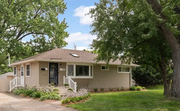 1405 Independence AVE S, Saint Louis Park, MN 55426