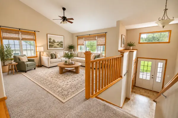 608 Colodoro LN, Eagle Lake, MN 56024