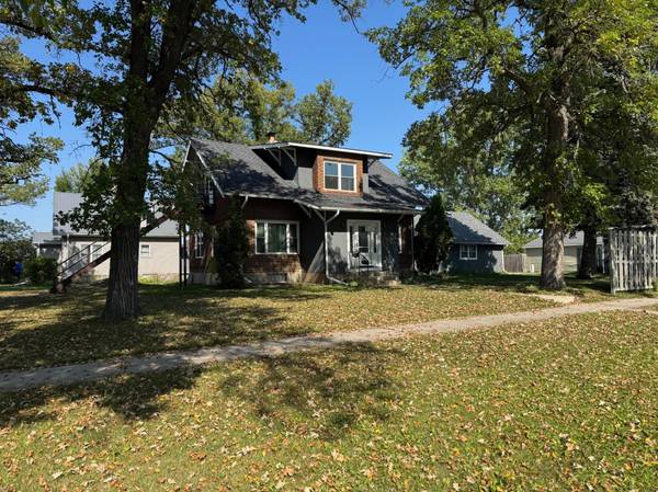 117 Zeh ST W, Thief River Falls, MN 56701