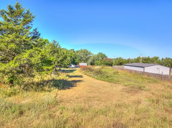 12724 S Coltrane RD, Edmond, OK 73034