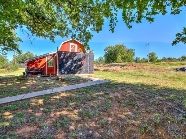 12724 S Coltrane RD, Edmond, OK 73034