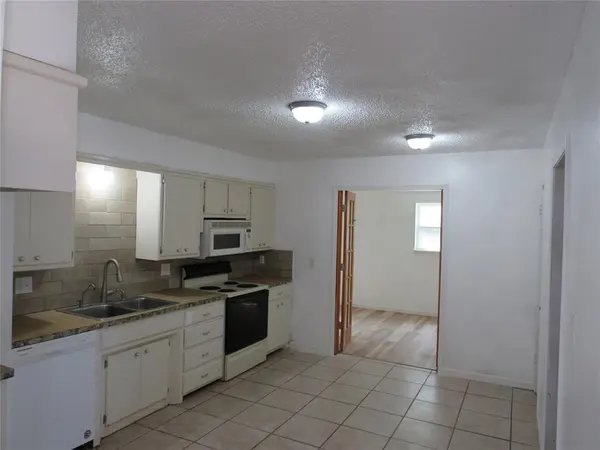 105 Stonewood DR, Noble, OK 73068