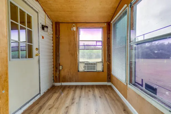 5898 Highway 100 #W, Pleasantville, TN 37033