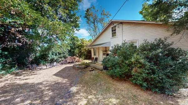 2409 Shumate Ln, Nashville, TN 37217