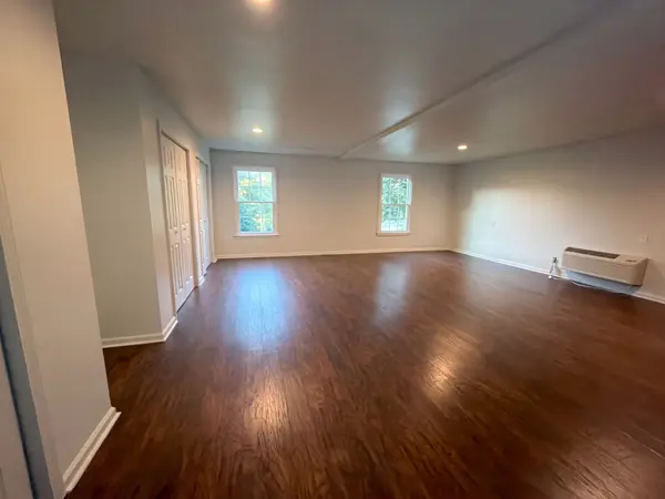 1104 Lakewood Dr, Gallatin, TN 37066