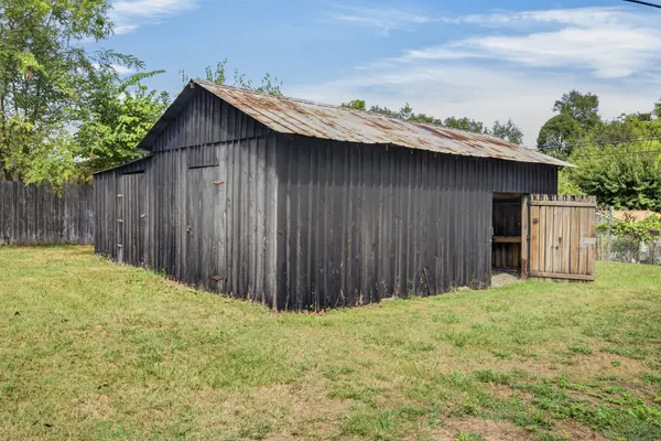 408 E Williams Ave, Monterey, TN 38574