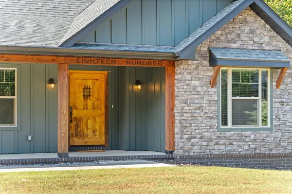1800 Yoachum DR, Nixa, MO 65714