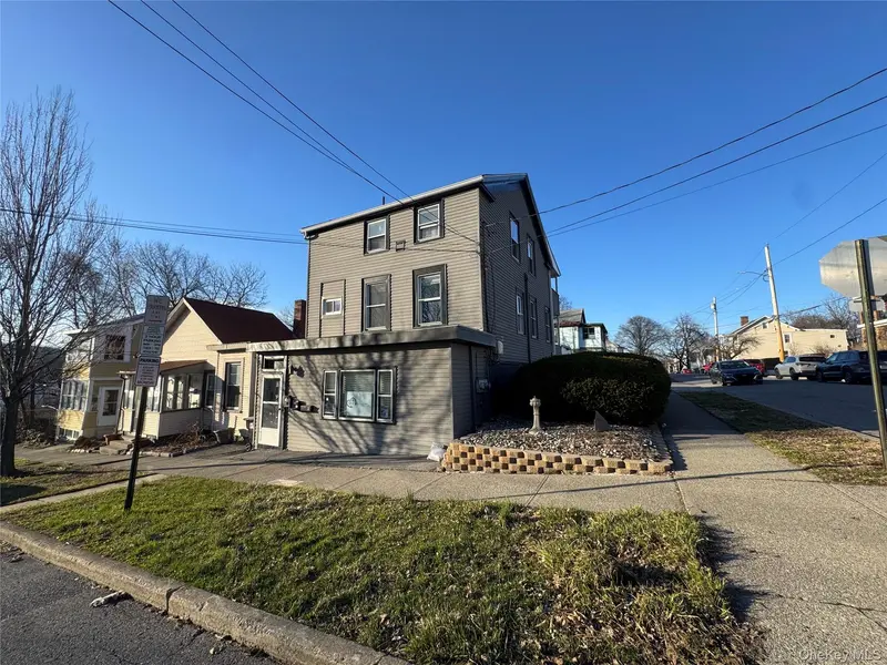 34 Hoffman ST #1, Poughkeepsie, NY 12601