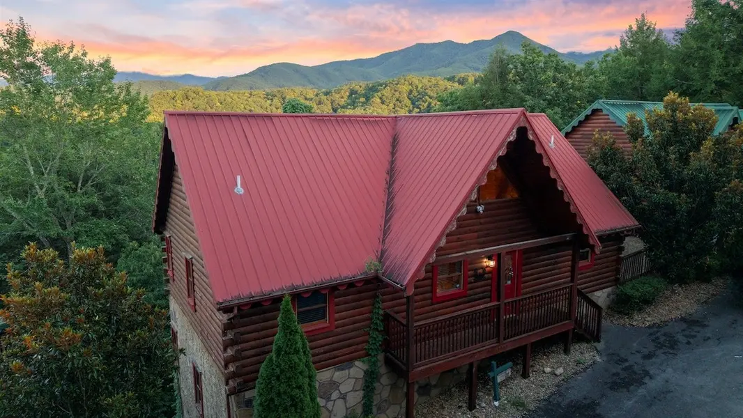 1757 Mountain Shadow Way, Gatlinburg, TN 37738