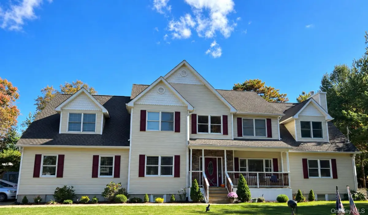 3 Cleveland ST, Nesconset, NY 11767