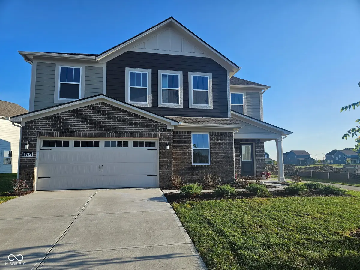 5712 Palazzo LN, Mccordsville, IN 46055