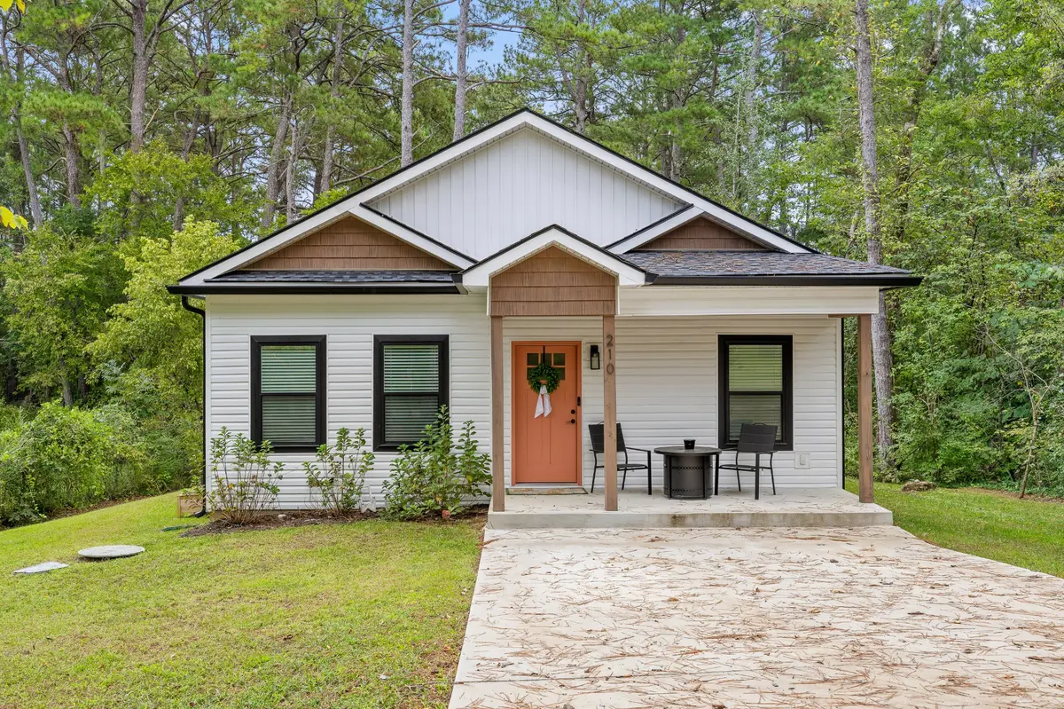 210 Neal Drive, Rossville, GA 30741