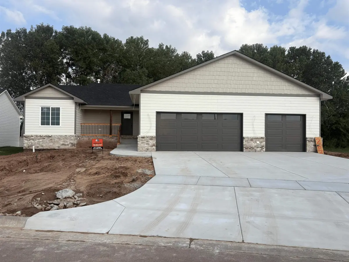 207 W Cherry Oaks, Cheney, KS 67025