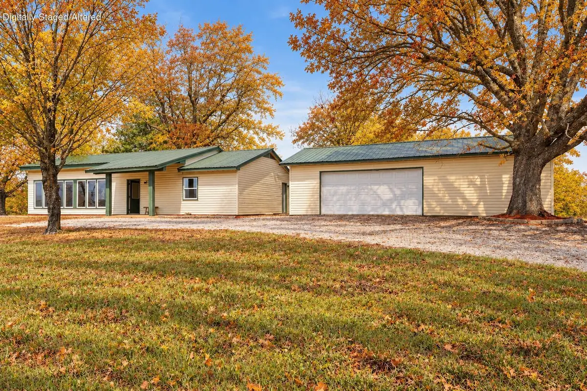 55 Kearney LN, Reeds Spring, MO 65737