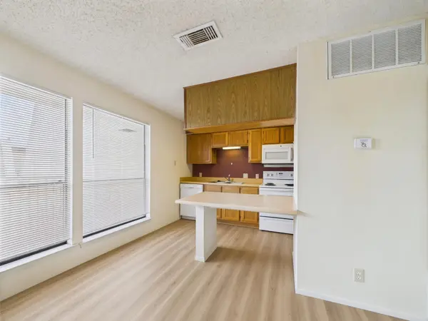 3115 Helms ST #301, Austin, TX 78705