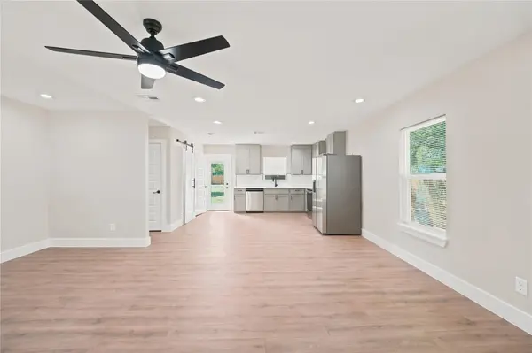 125 Discovery LN, San Marcos, TX 78666