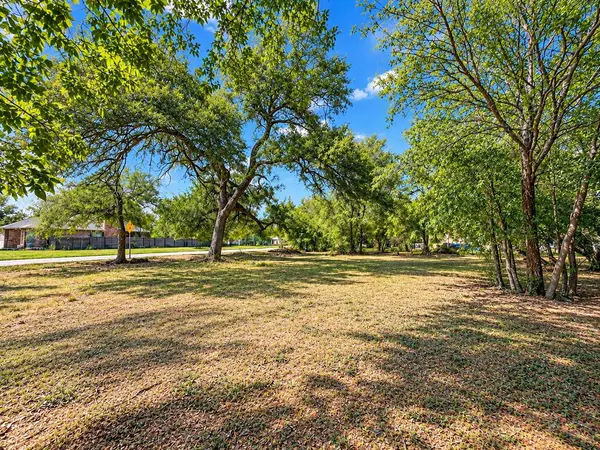 917 Proctor ST, Lockhart, TX 78644
