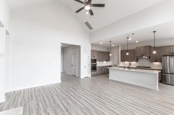 822 Wild Pecan LOOP, Buda, TX 78610