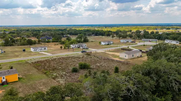 150 Luna CT, Dale, TX 78616